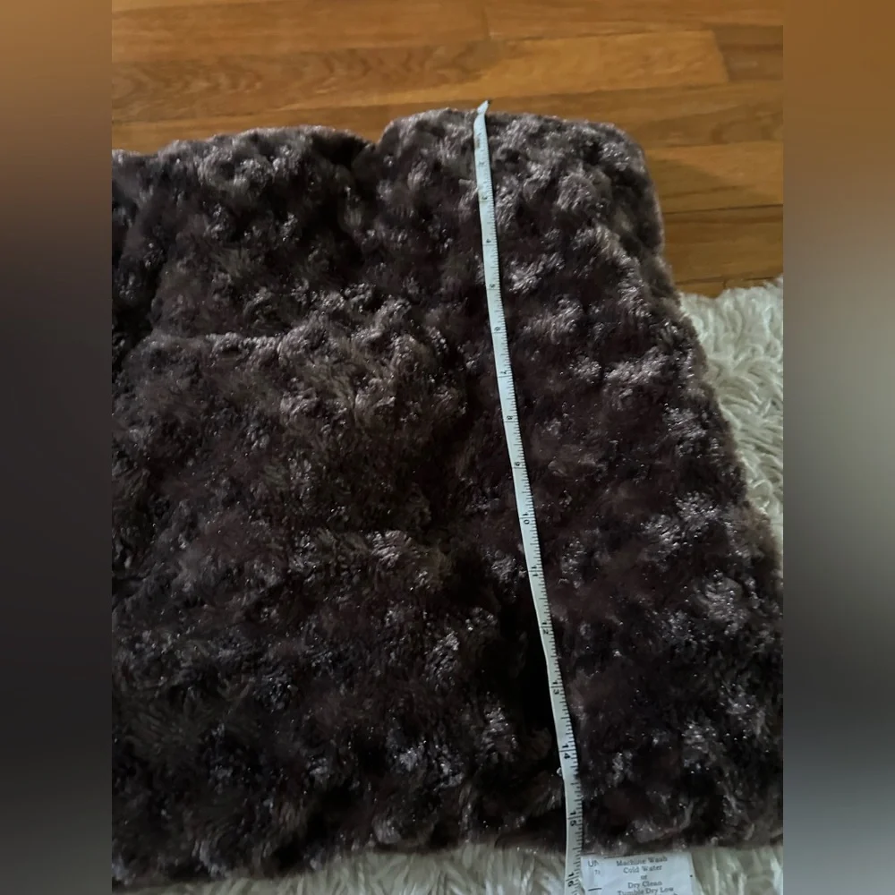 BOGO Brown Faux Fur Crate Mat